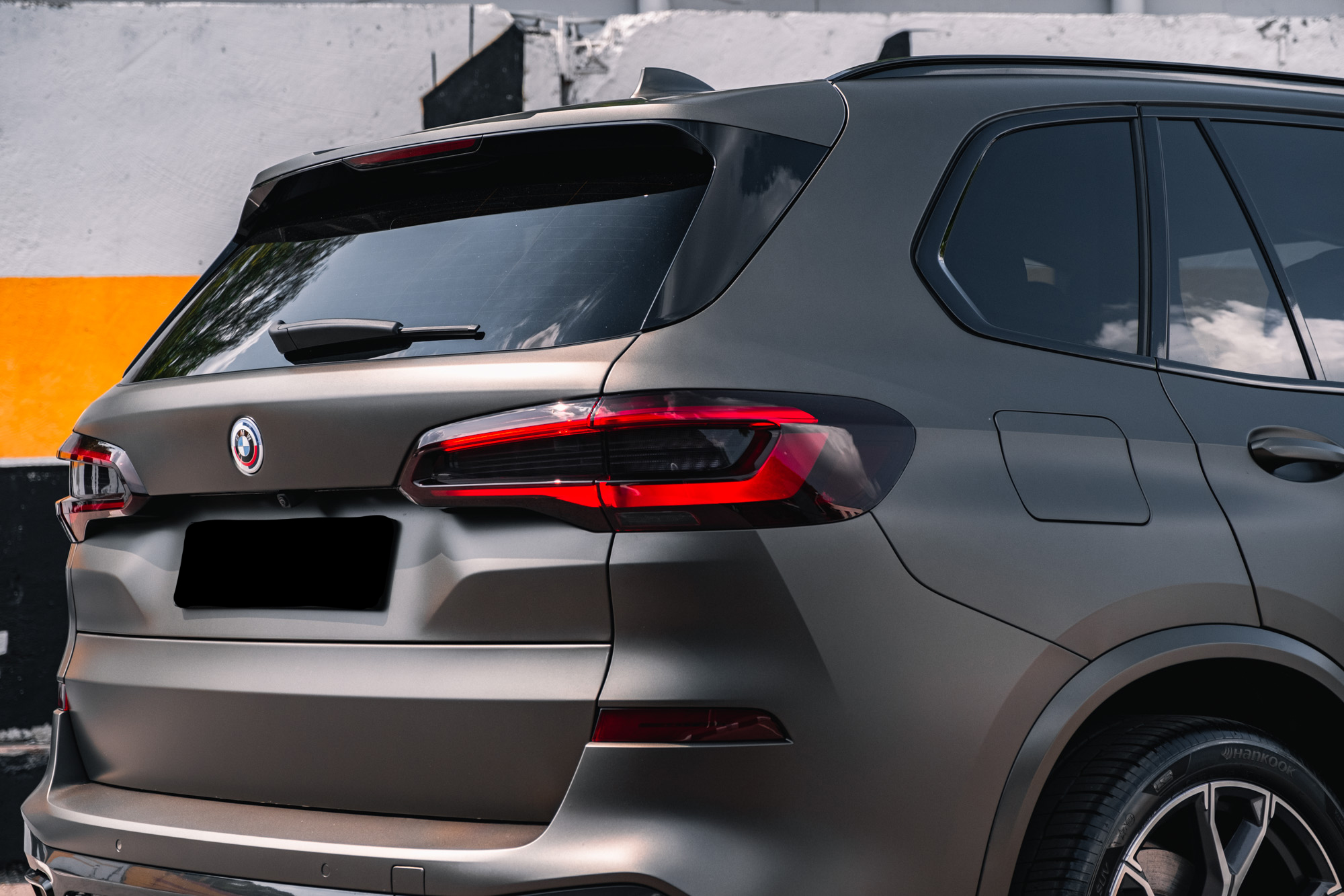 Максимальная защита кузова полиуретановой матовой пленкой BMW X5