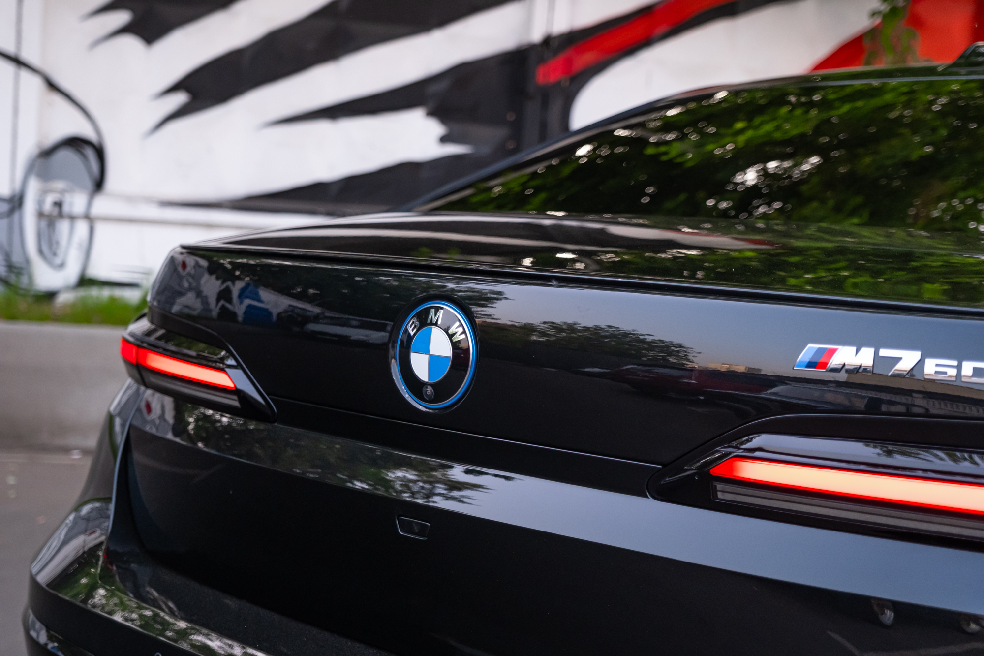 Глянцевая броне пленка на BMW 7 G70